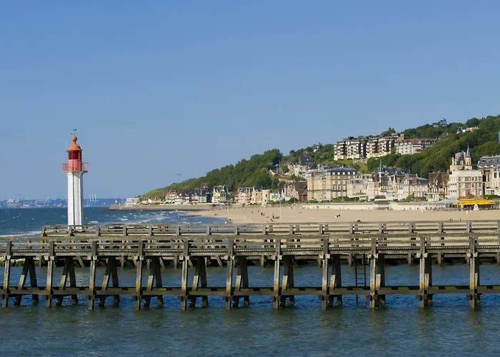 Pierre & Les Embruns Lägenhetshotell Deauville