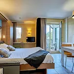 Appart hôtel Pierre&vacances Les Embruns 2*