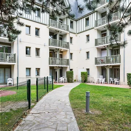 Pierre & Les Embruns Aparthotel Deauville