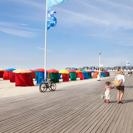 Pierre & Les Embruns 3* Deauville