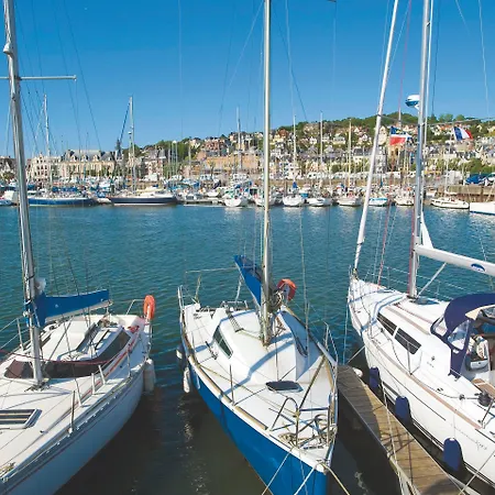 Pierre & Les Embruns 3*