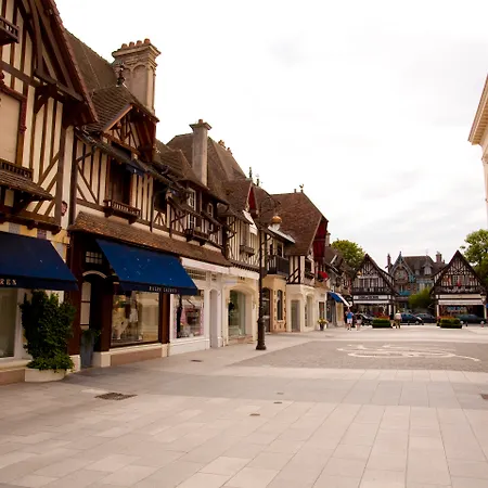 Pierre & Les Embruns Aparthotel 3*