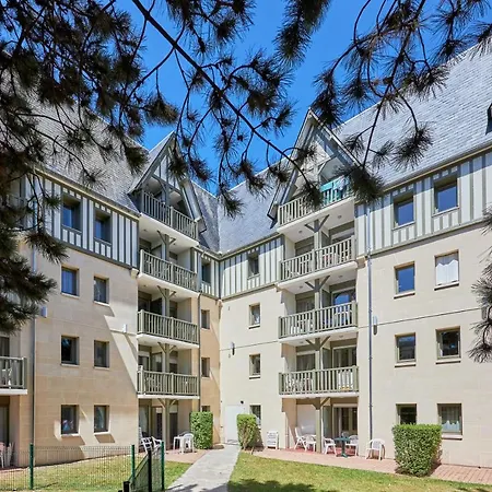 Pierre & Les Embruns מלון דירות דוביל