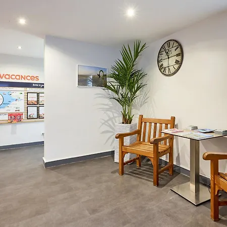 Pierre & Les Embruns 2*