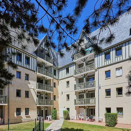 Pierre & Les Embruns מלון דירות 3*