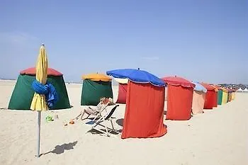 Pierre & Les Embruns דוביל