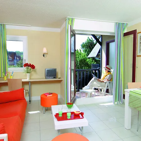 Pierre & Les Embruns 3* Deauville