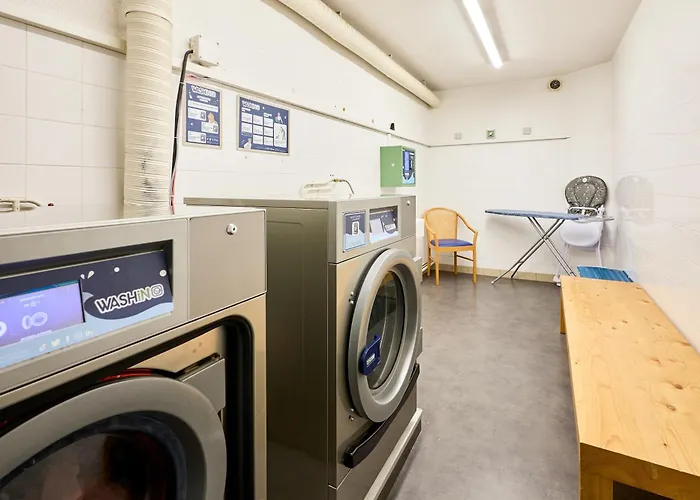 Pierre & Les Embruns دوفييل